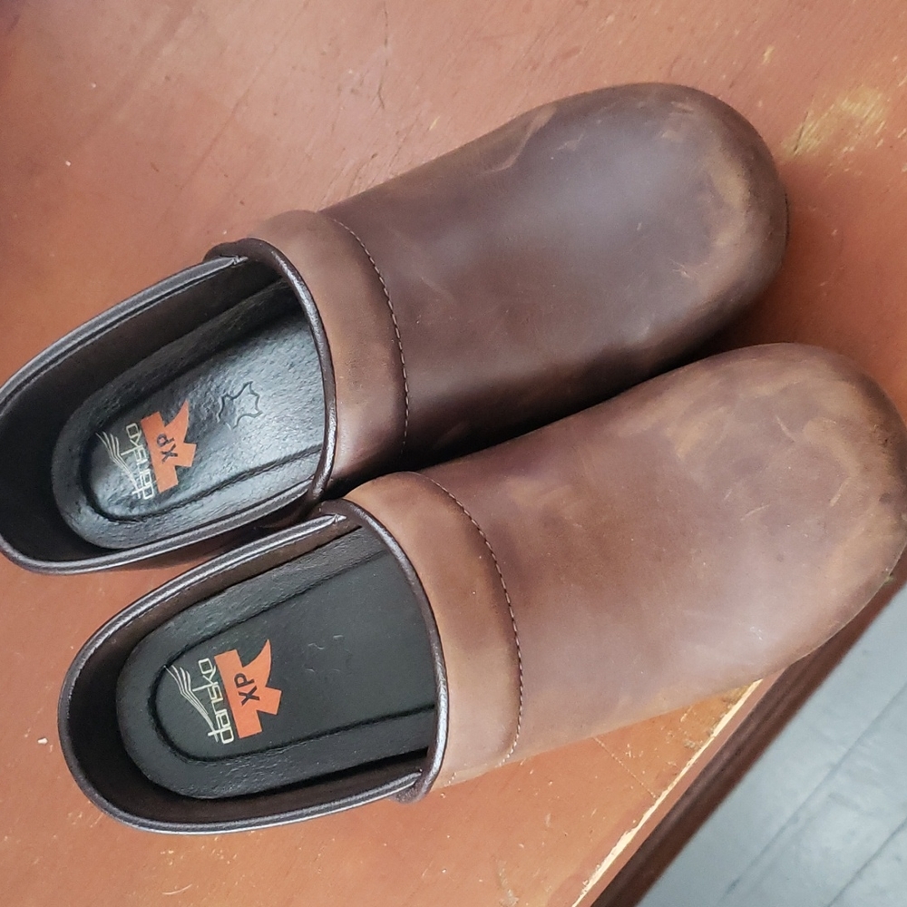 Dansko XP brown oiled leather clogs Size 39